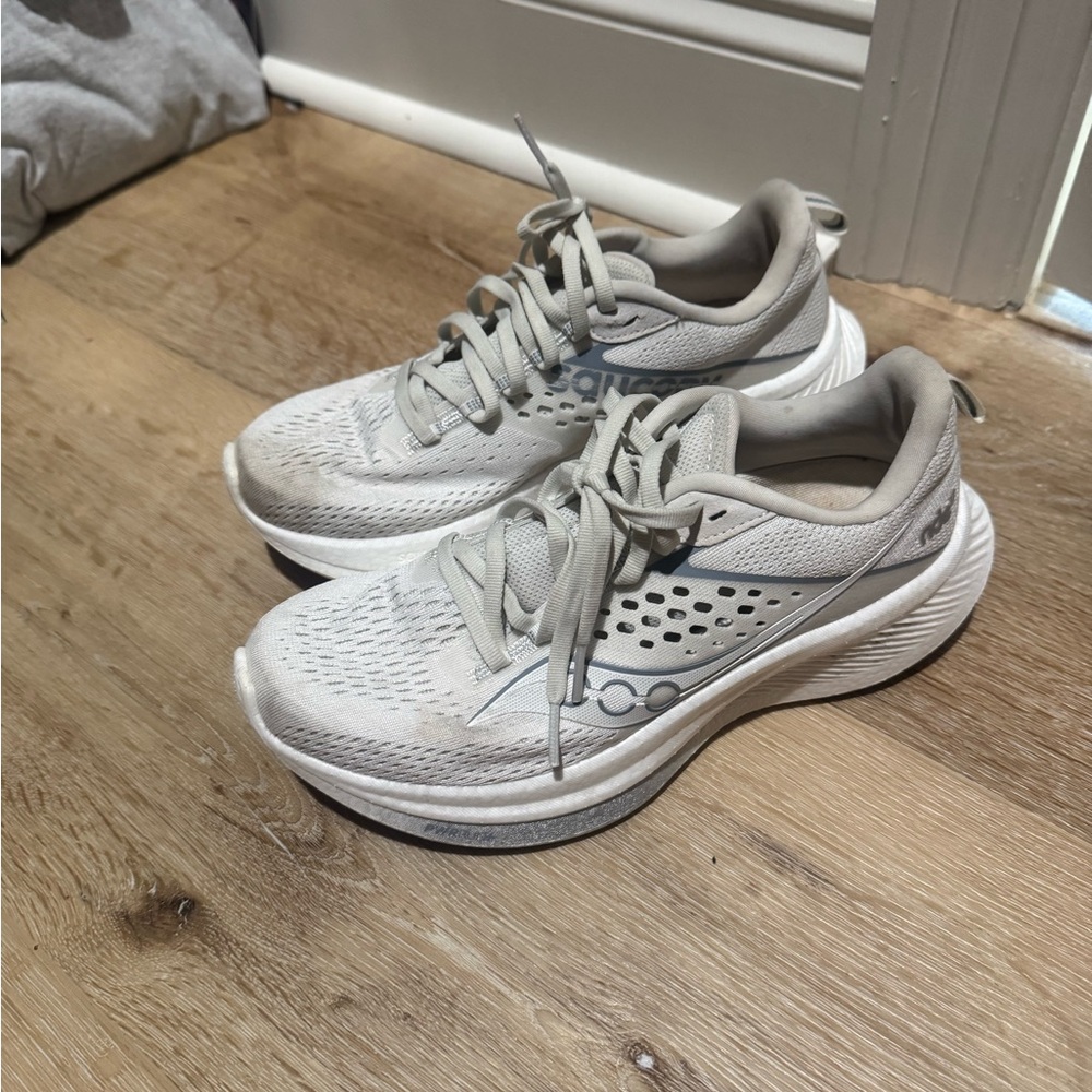 Saucony Cream Running Shoes